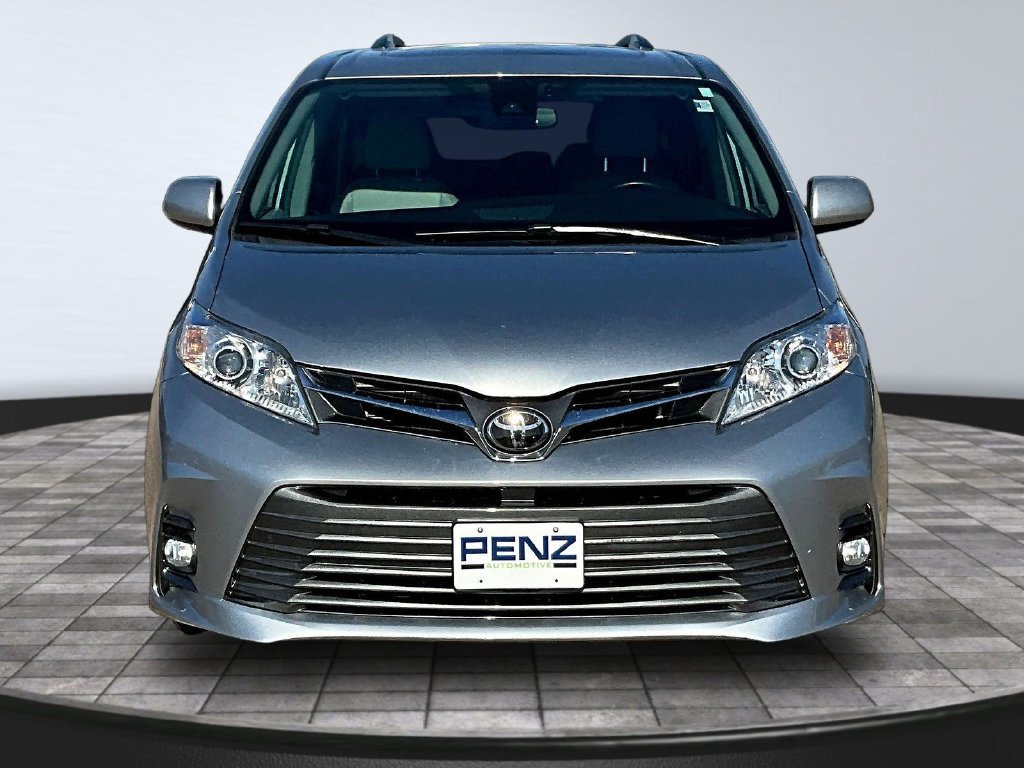 Used 2019 Toyota Sienna XLE Premium w/ Carpet Mat Package AWD/4WD image 2