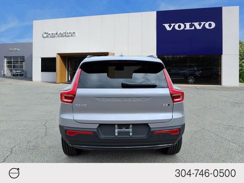 New 2026 Volvo XC40 B5 Plus w/ Climate Package image 4