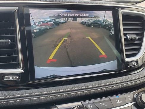 Used 2023 Chrysler Pacifica Limited FWD image 25
