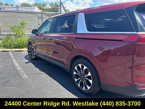 Used 2022 Kia Carnival EX FWD image 6