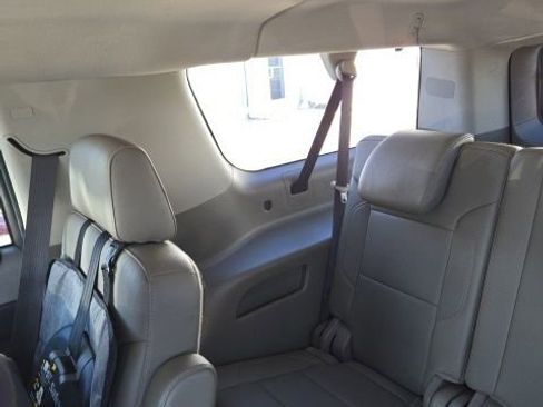 Used 2017 Chevrolet Suburban Premier image 10