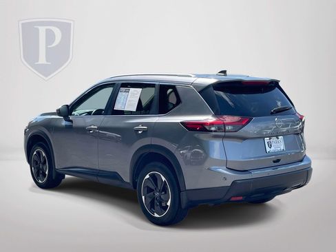 Used 2025 Nissan Rogue SV w/ SV Premium Package FWD image 6