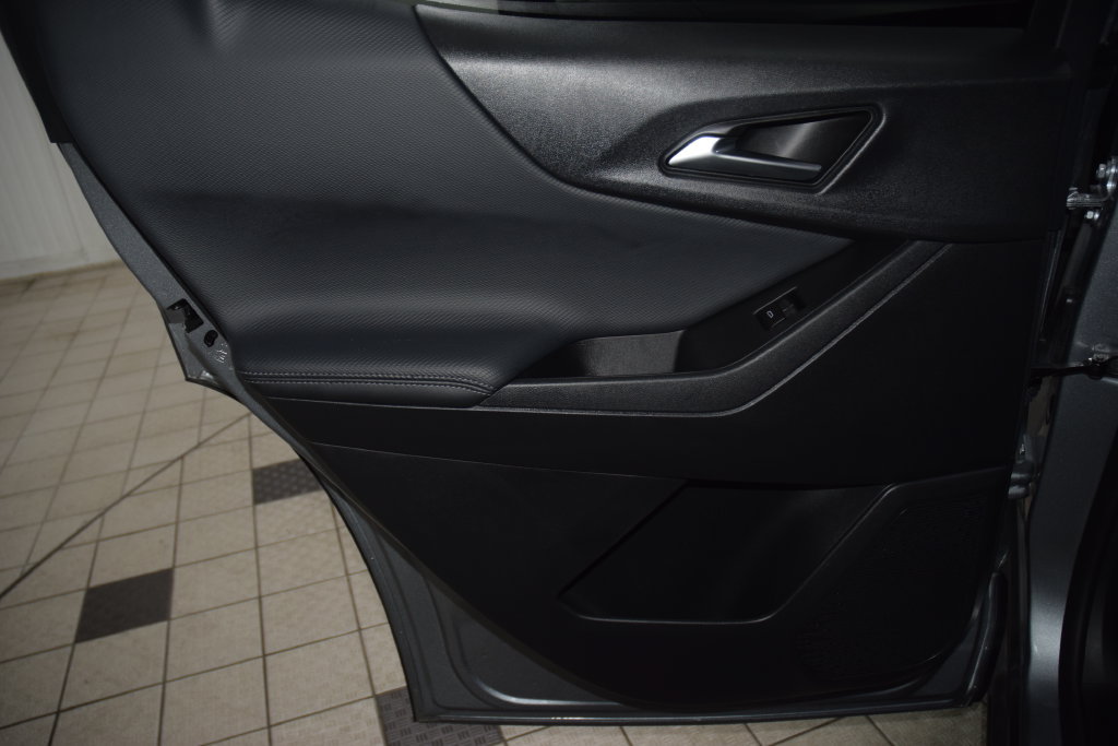 Used 2026 Chevrolet Equinox LT AWD/4WD image 41