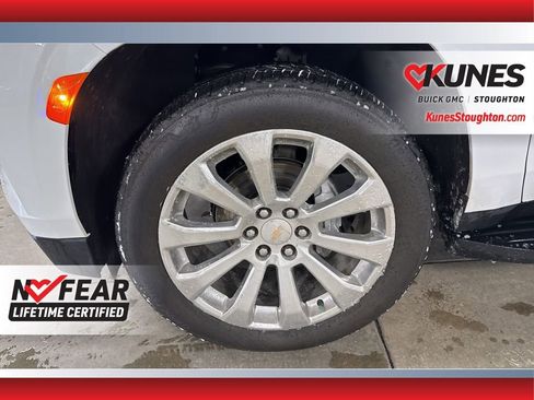 Used 2023 Chevrolet Suburban Premier image 16