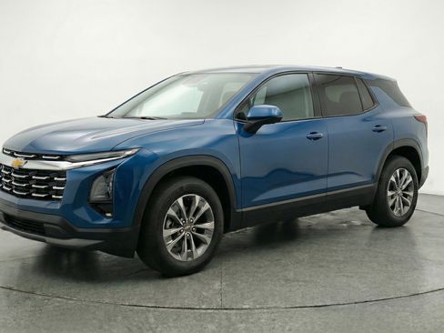 Used 2025 Chevrolet Equinox LT image 3