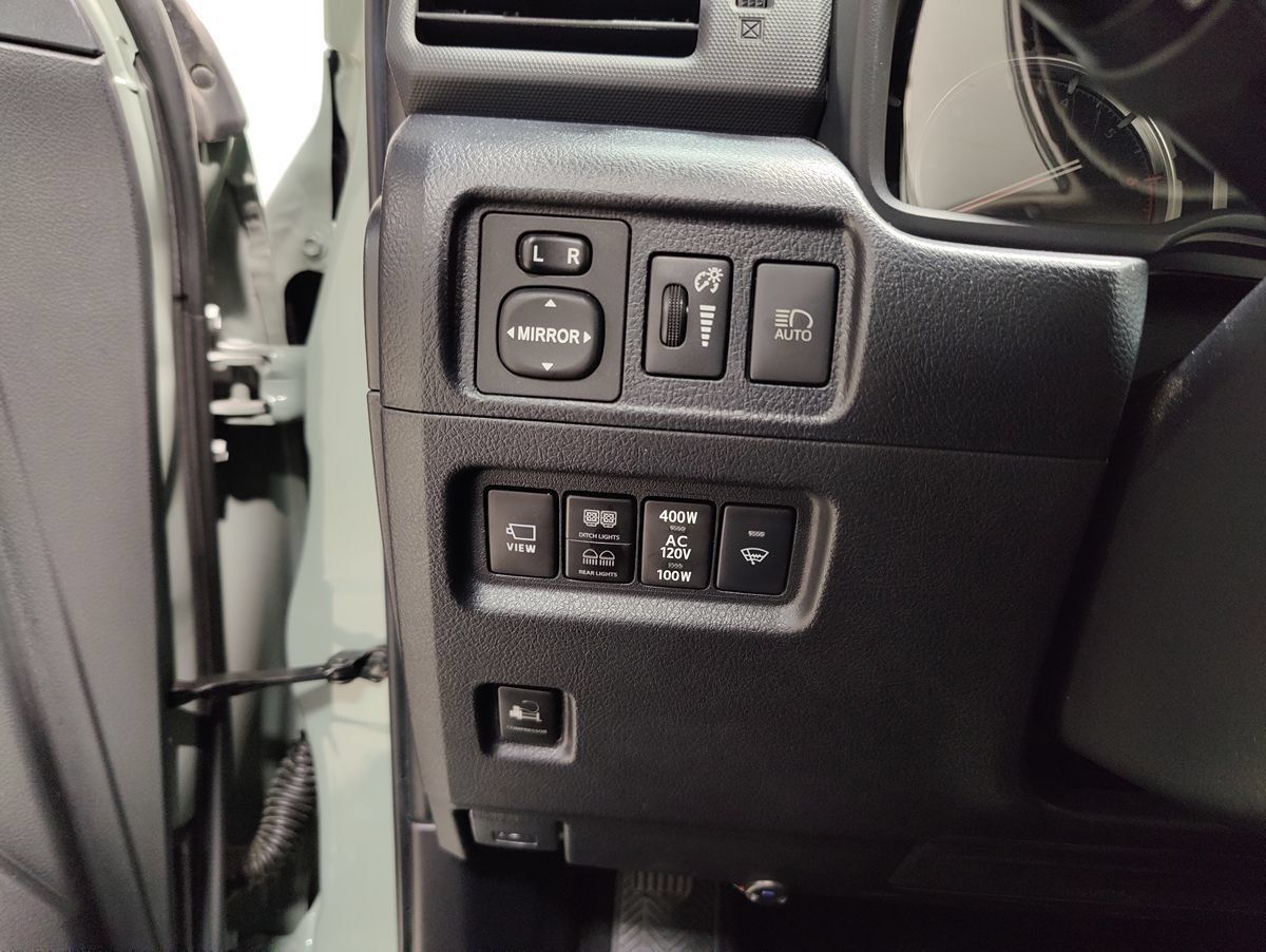 Used 2022 Toyota 4Runner TRD Off-Road Premium AWD/4WD image 36