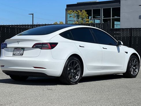 Used 2021 Tesla Model 3 Standard Range Plus RWD image 3