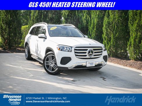 Used 2025 Mercedes-Benz GLS 450 4MATIC image 1