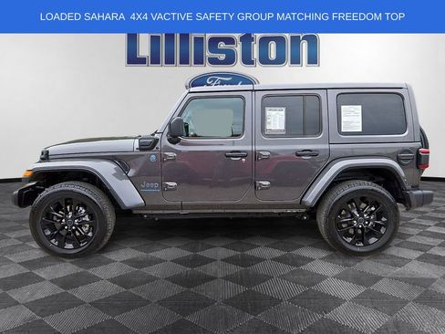 Used 2025 Jeep Wrangler Unlimited Sahara w/ Safety Group AWD/4WD image 7