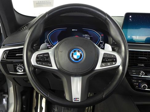 Used 2023 BMW 530e w/ M Sport Package image 27