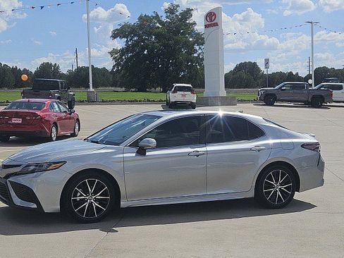 Used 2023 Toyota Camry SE w/ Audio Upgrade Package FWD image 25