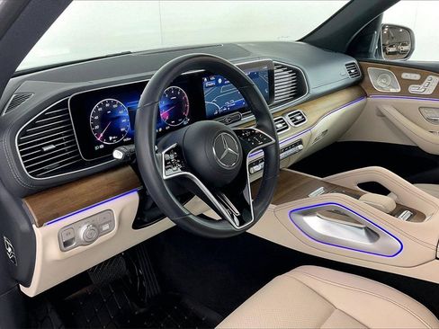 Used 2025 Mercedes-Benz GLS 450 GLS 450 image 11