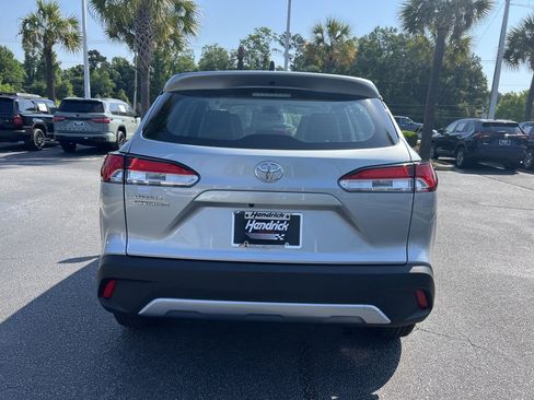 Used 2022 Toyota Corolla Cross L FWD image 9