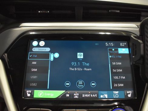 Used 2017 Chevrolet Bolt Premier w/ Driver Confidence II Package FWD image 27