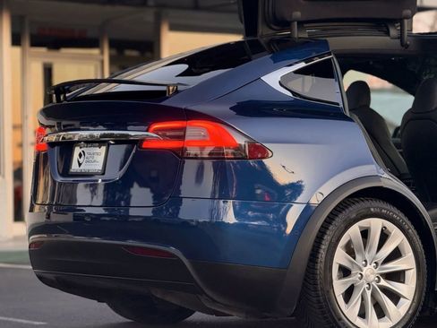 Used 2020 Tesla Model X Long Range image 9