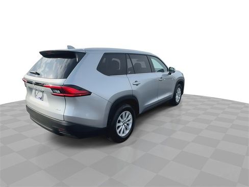 Used 2024 Toyota Grand Highlander Limited image 9