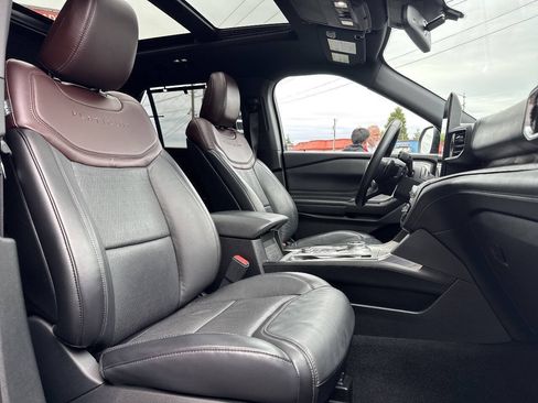 Used 2020 Ford Explorer Platinum w/ Premium Technology Package AWD/4WD image 19