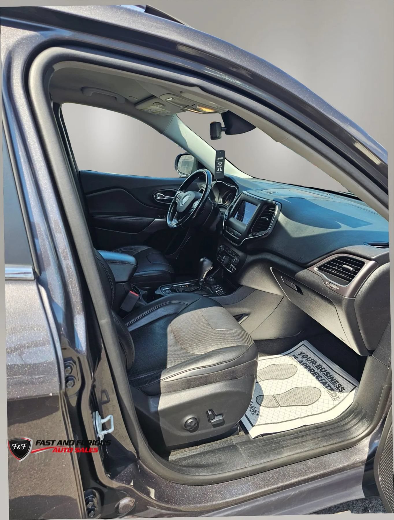 Used 2020 Jeep Cherokee Latitude Lux w/ Comfort/Convenience Group AWD/4WD image 8