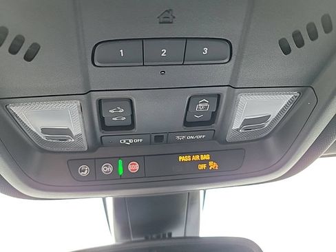 Used 2025 Chevrolet Blazer RS w/ Enhanced Convenience Package AWD/4WD image 19