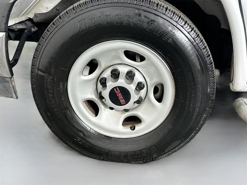 Used 2024 GMC Savana 2500 w/ Driver Convenience Package image 28