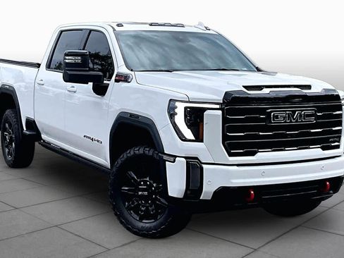 Used 2024 GMC Sierra 2500 AT4 w/ AT4 Premium Plus Package AWD/4WD image 3