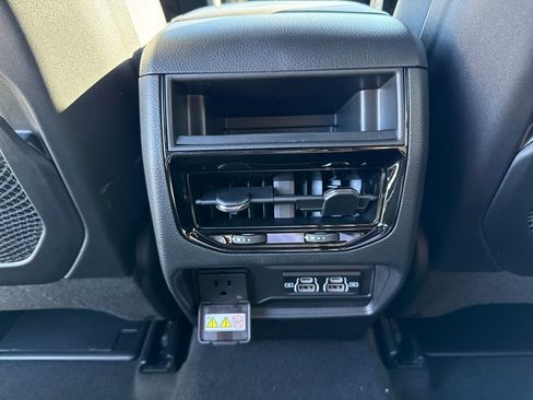 New 2025 Jeep Grand Cherokee Altitude image 22