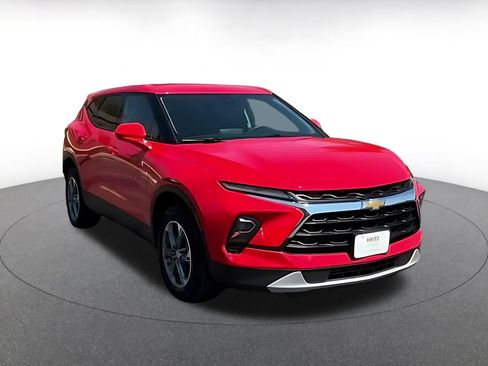 Used 2026 Chevrolet Blazer LT FWD image 6