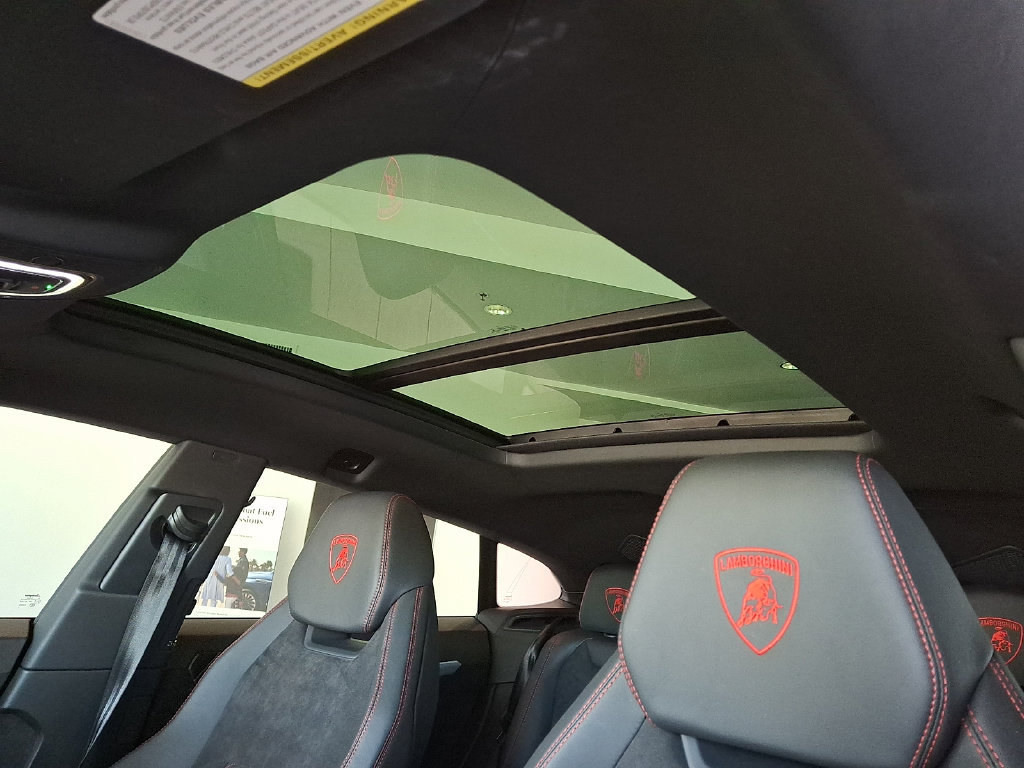 Used 2021 Lamborghini Urus AWD/4WD image 19