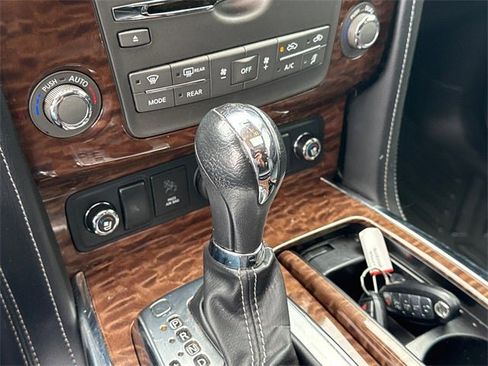 Used 2018 Nissan Armada Platinum w/ Interior Lighting Package image 33