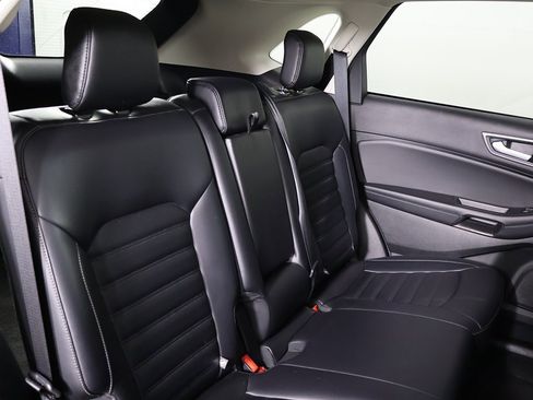 Used 2024 Ford Edge SEL image 25