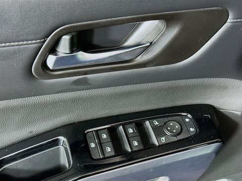 Used 2023 Nissan Pathfinder SL w/ Lighting Package (N92) FWD image 15