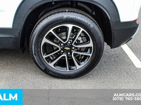 Used 2025 Chevrolet TrailBlazer LT FWD image 16