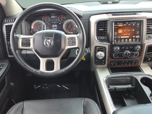 Used 2017 RAM 1500 Laramie AWD/4WD image 12