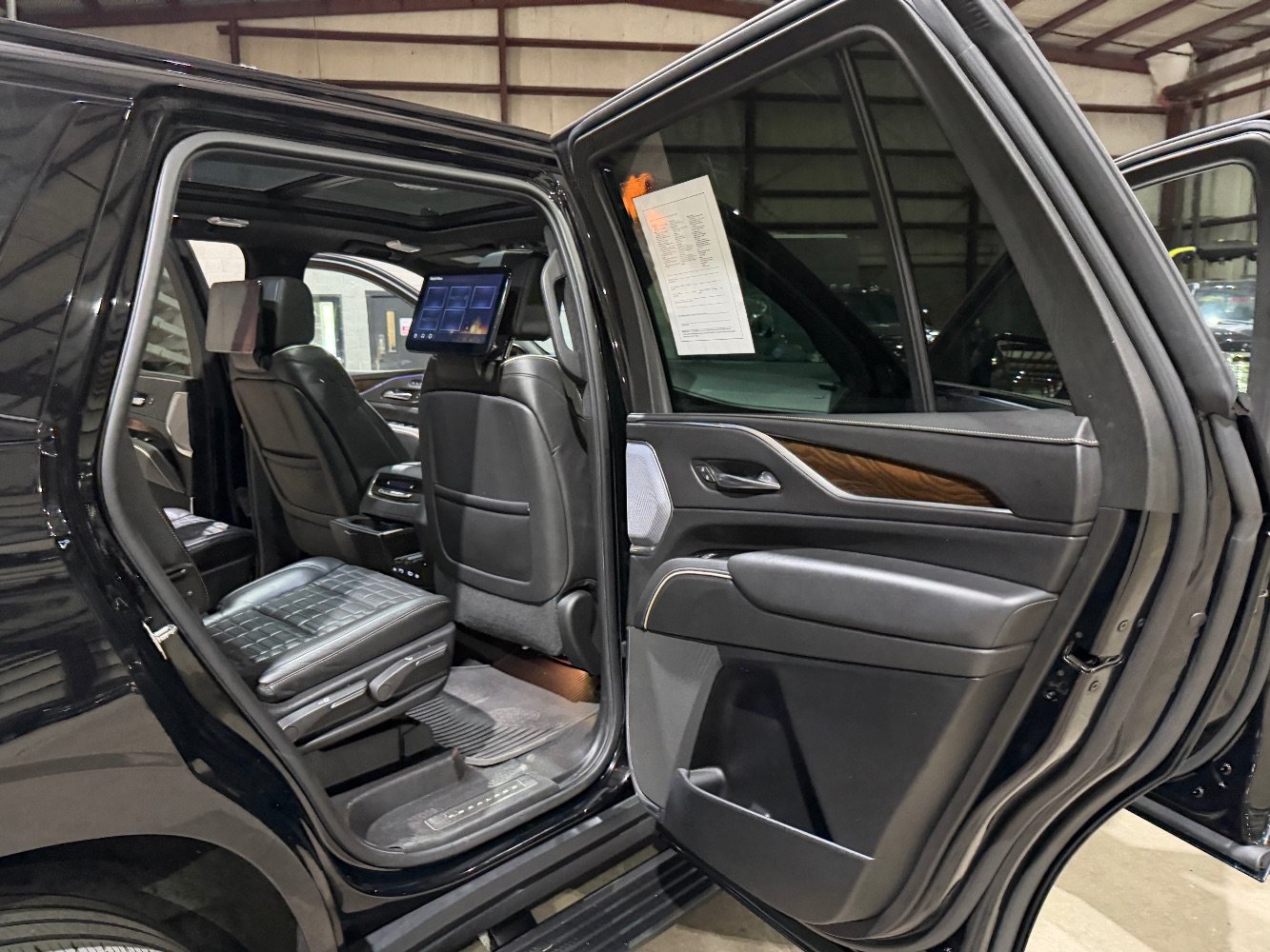 Used 2022 Cadillac Escalade Sport Platinum w/ LPO, ONYX Package AWD/4WD image 21