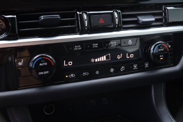 Certified 2025 Nissan Pathfinder SL FWD image 19