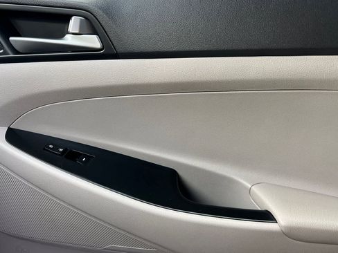 Used 2017 Hyundai Tucson Sport FWD image 21
