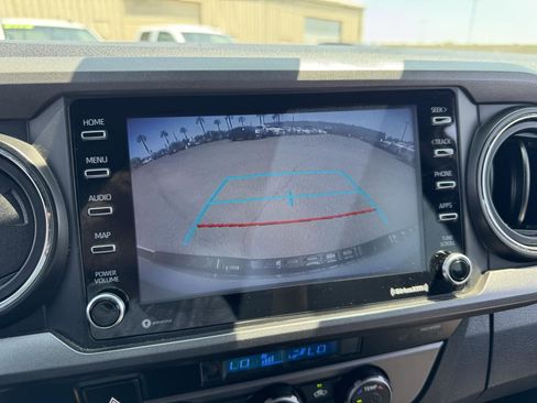 Used 2021 Toyota Tacoma TRD Sport w/ Technology Package image 36