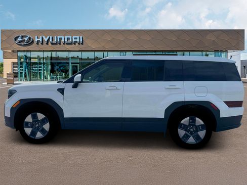 Used 2026 Hyundai Santa Fe SE FWD image 3