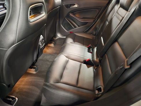 Used 2016 Mercedes-Benz CLA 250 image 16