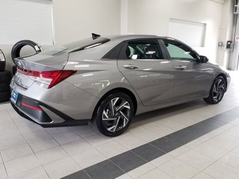 Certified 2025 Hyundai Elantra SEL w/ Cargo Package image 19