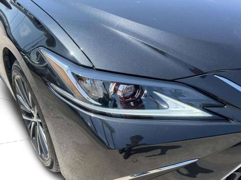 Used 2024 Lexus ES 350 w/ Premium Package FWD image 11