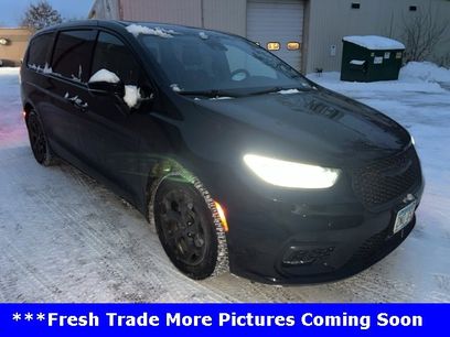 Used 2022 Chrysler Pacifica Limited w/ S Appearance Package