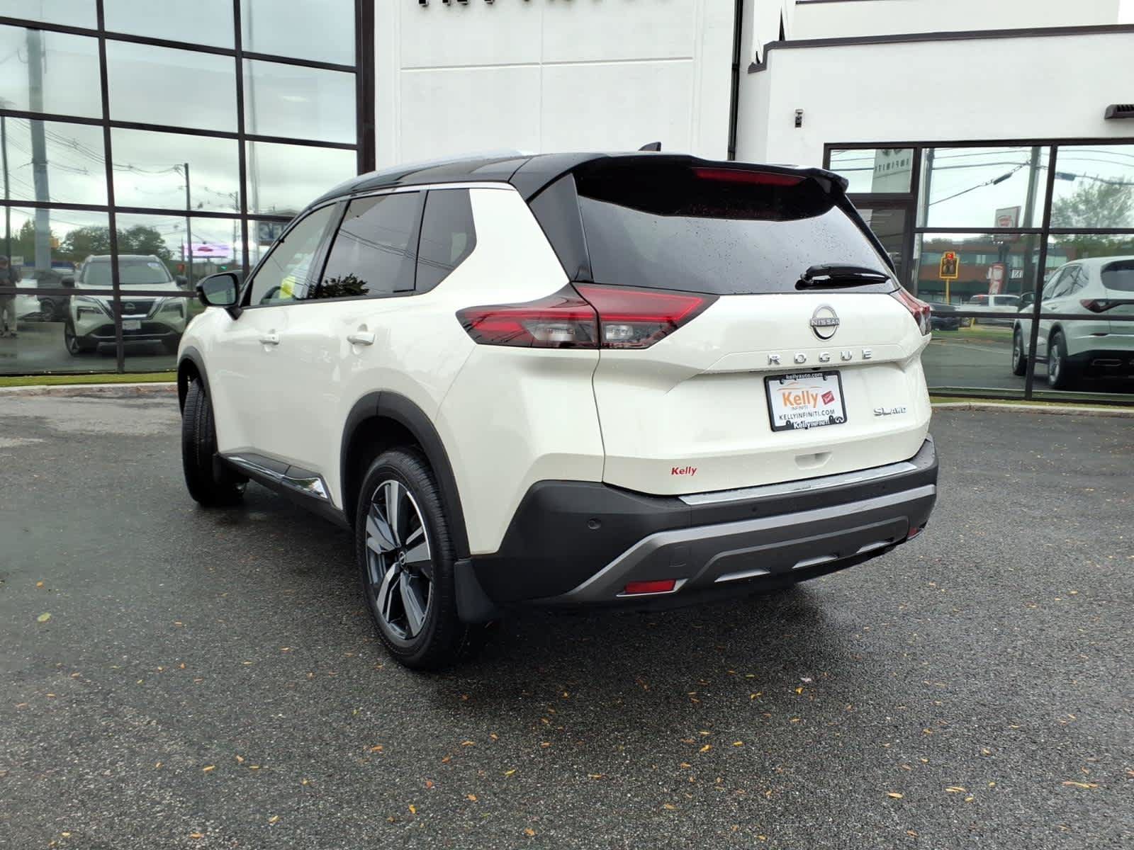 Used 2023 Nissan Rogue SL AWD/4WD image 7