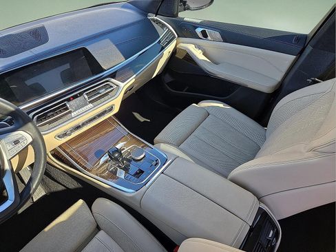 Used 2021 BMW X7 xDrive40i w/ Luxury Seating Package image 13