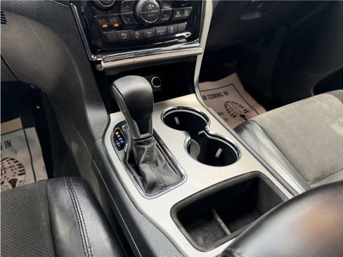 Used 2019 Jeep Grand Cherokee Altitude image 41