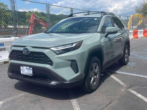Used 2023 Toyota RAV4 XLE w/ Convenience Package AWD/4WD image 4