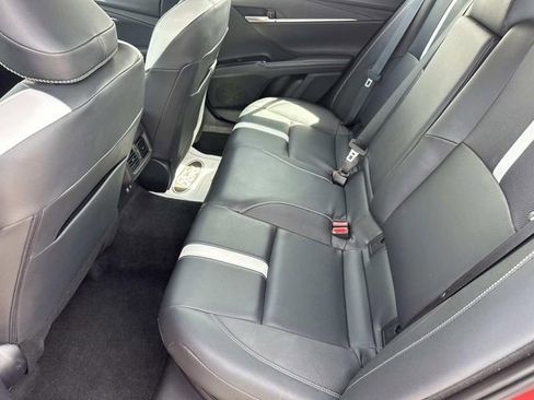 Used 2025 Toyota Camry SE image 16