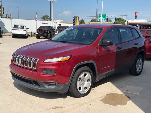 Used 2014 Jeep Cherokee Sport FWD image 4