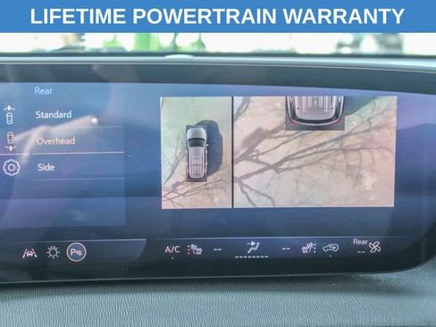 Used 2025 Buick Enclave Preferred AWD/4WD image 20