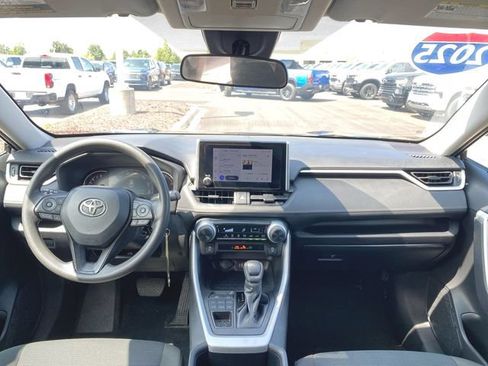 Used 2025 Toyota RAV4 LE AWD/4WD image 18